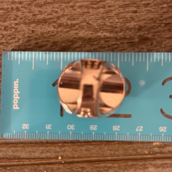 Metal Oversized Silver and Black Ring - Picture 7 of 7